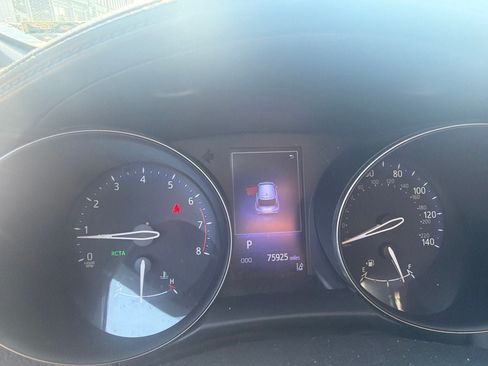 Used 2018 Toyota C-HR XLE FWD image 10