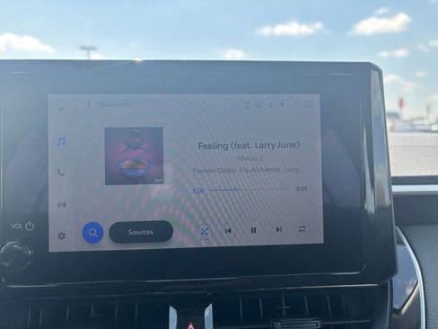 Used 2025 Toyota Corolla LE image 20