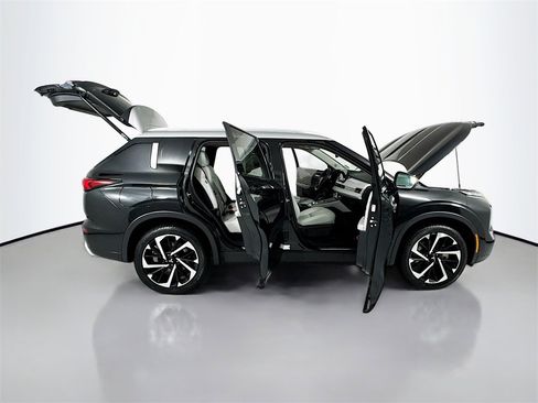Used 2024 Mitsubishi Outlander SEL image 32