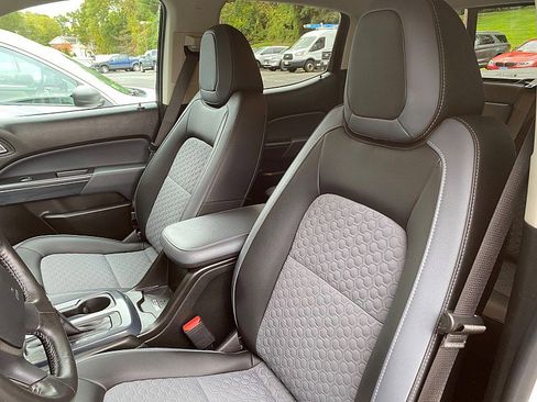 Used 2022 Chevrolet Colorado Z71 image 23