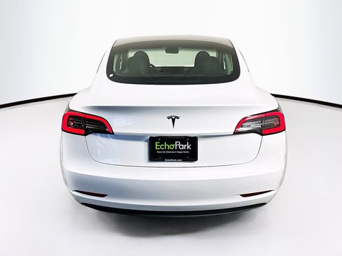 Used 2023 Tesla Model 3 Standard Range image 7