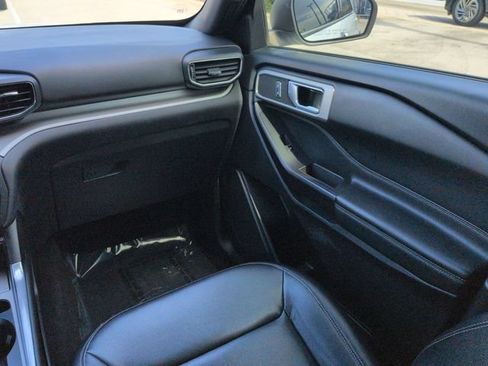 Used 2020 Ford Explorer XLT w/ Equipment Group 202A RWD image 17