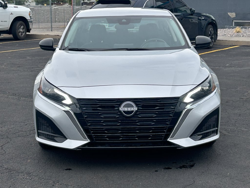Used 2024 Nissan Altima 2.5 SV FWD image 8