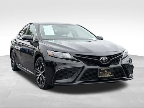 Used 2024 Toyota Camry SE w/ Blackout Package (TMS) FWD image 2