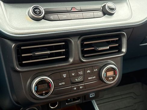 Used 2022 Ford Maverick Lariat FWD image 25