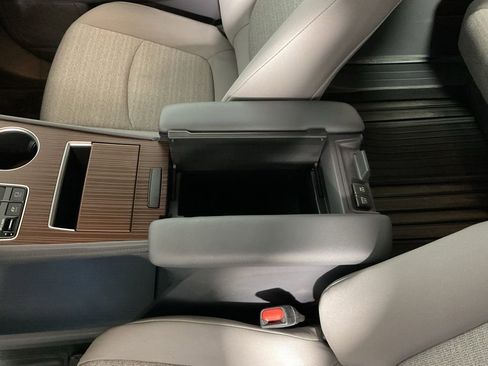 Used 2023 Toyota Sienna LE AWD/4WD image 26