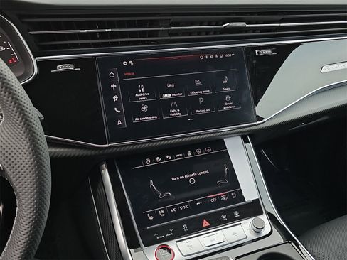 New 2026 Audi RS Q8 performance image 20