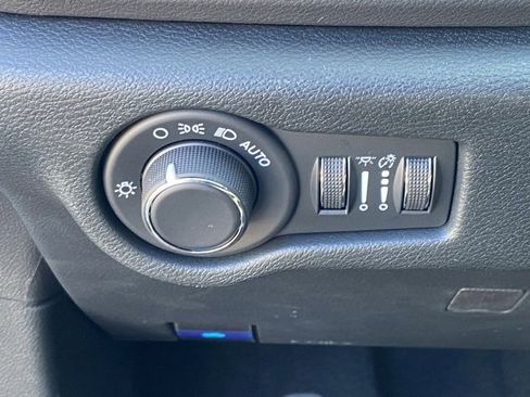 New 2026 Chrysler Voyager LX image 26