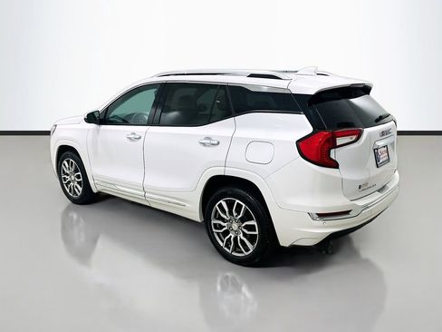 Used 2024 GMC Terrain Denali w/ Denali Premium Package AWD/4WD image 5