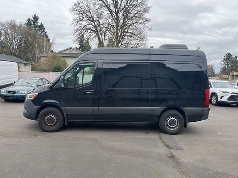 Used 2023 Mercedes-Benz Sprinter 2500 image 4