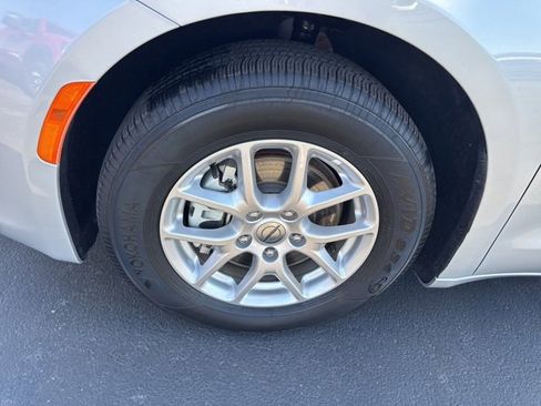 Used 2024 Chrysler Voyager LX image 28