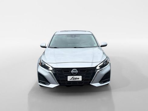 Used 2023 Nissan Altima 2.5 SV w/ SV Premium Package FWD image 8