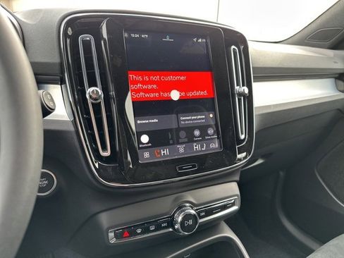 New 2026 Volvo XC40 B5 Ultra w/ Climate Package image 15