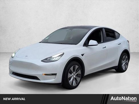 Used 2023 Tesla Model Y Long Range image 1