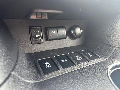 Used 2018 Toyota Highlander XLE image 26