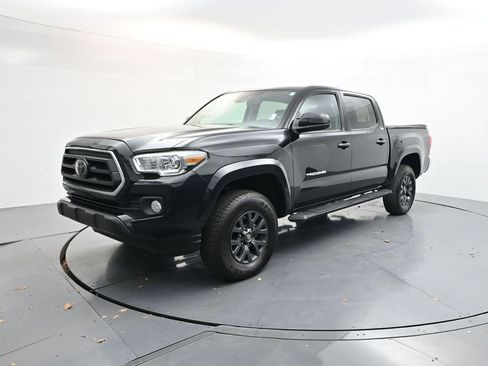 Used 2020 Toyota Tacoma SR5 image 3