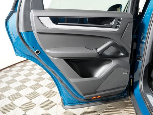New 2026 Porsche Cayenne image 34