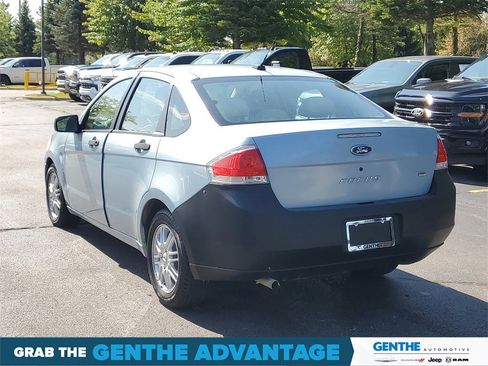 Used 2009 Ford Focus SE image 3