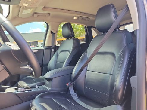 Used 2020 Ford Escape SE Sport FWD image 19