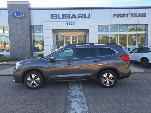 Certified 2024 Subaru Ascent Premium w/ Convenience Package image 3