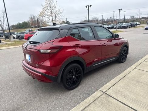 Used 2023 Nissan Kicks SR w/ SR Premium Package image 4