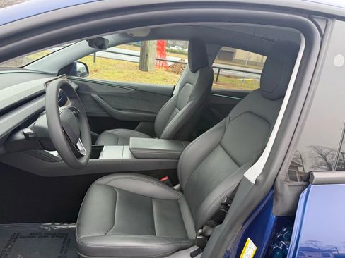 Used 2026 Tesla Model Y Long Range RWD image 12