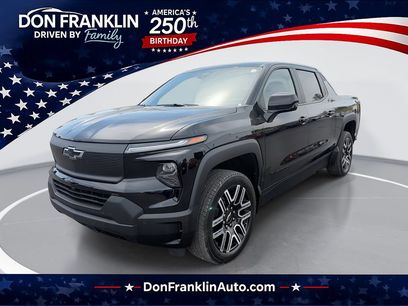 New 2026 Chevrolet Silverado EV W/T w/ LPO, Custom Package