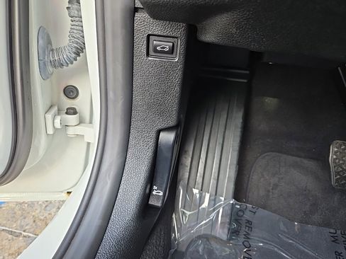 Used 2015 BMW 320i Sedan image 19