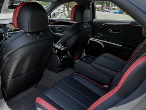 New 2025 Bentley Flying Spur Plug-In Hybrid AWD/4WD image 37
