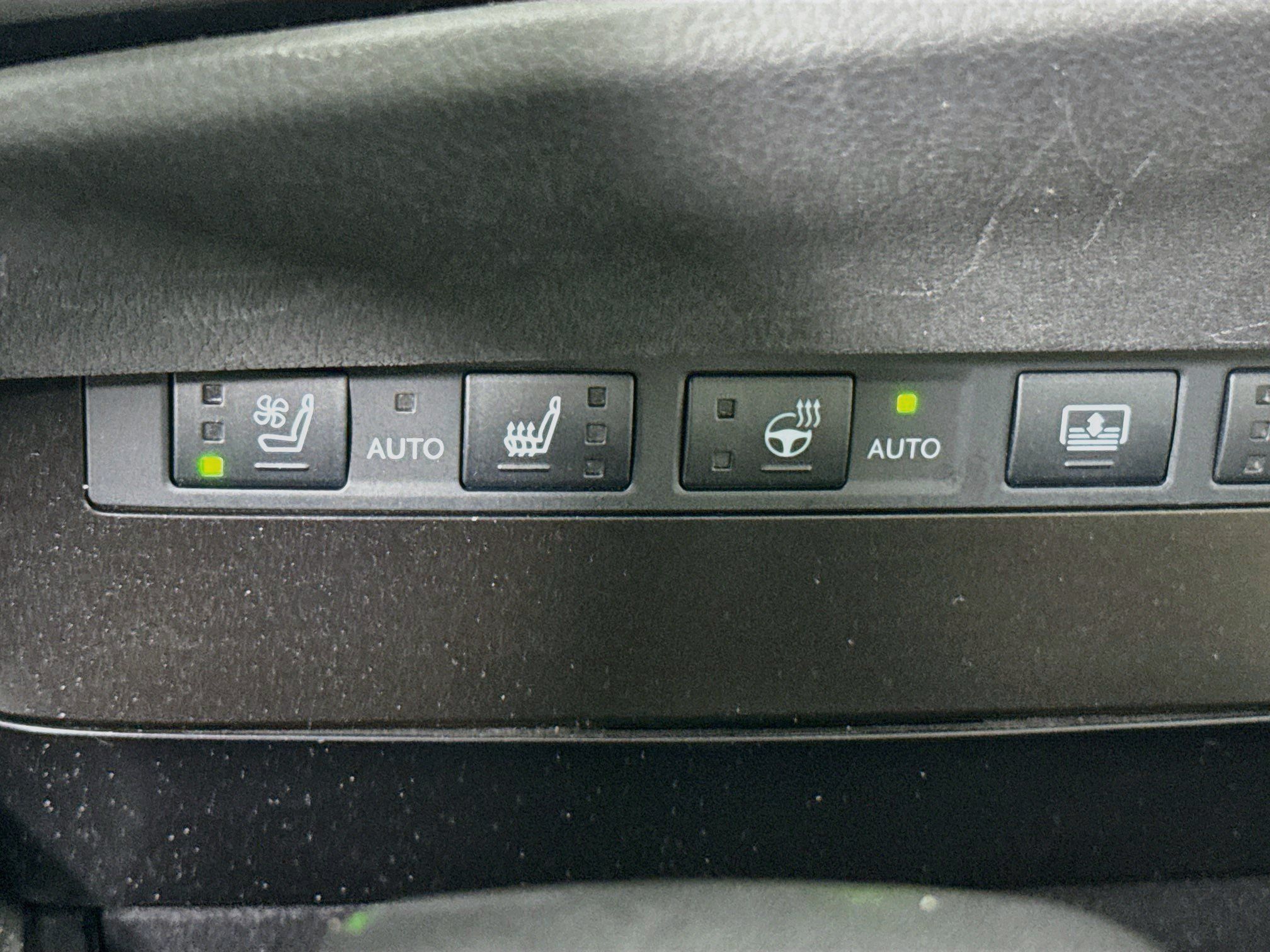 Certified 2025 Lexus ES 350 Ultra Luxury w/ Accessory Package (Z2) FWD image 22