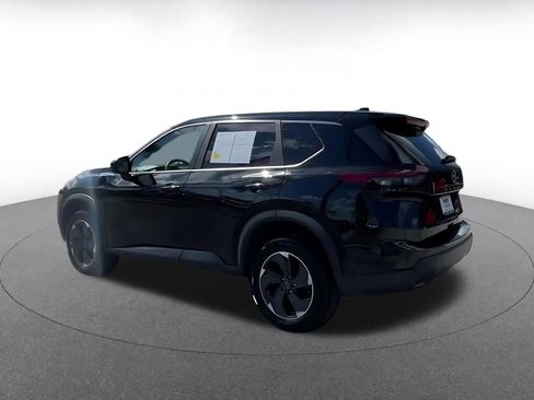 Used 2025 Nissan Rogue SV image 8