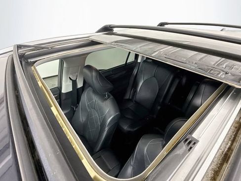 Used 2023 Toyota Highlander Platinum FWD image 21