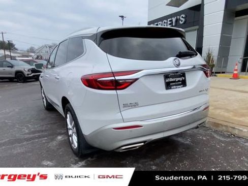 Used 2018 Buick Enclave Essence image 9