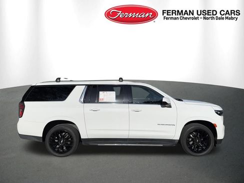 Used 2022 Chevrolet Suburban LT AWD/4WD image 2