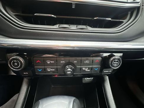 Used 2023 Jeep Compass Limited image 18