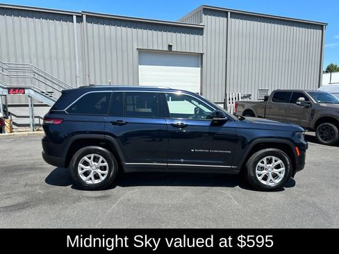 Used 2023 Jeep Grand Cherokee Limited AWD/4WD image 2