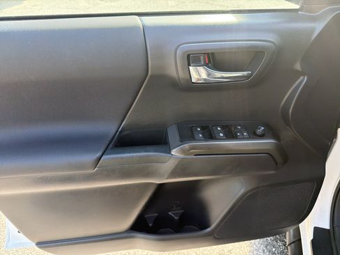 Used 2023 Toyota Tacoma TRD Off-Road w/ Black Out Package (TMS) AWD/4WD image 11