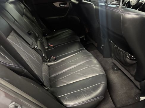Used 2015 INFINITI QX70 2WD w/ Premium Package image 18