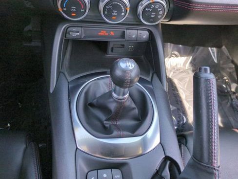 Used 2018 MAZDA MX-5 Miata RF Grand Touring image 17