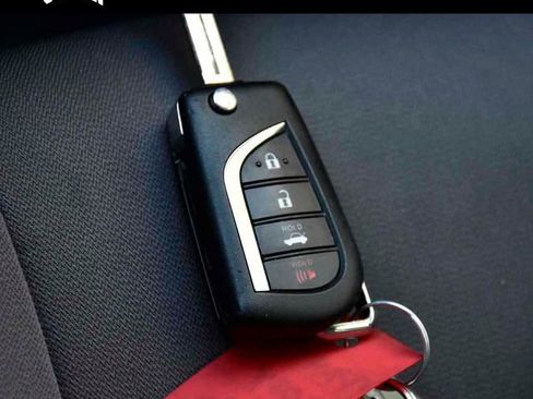 Used 2024 Toyota Camry LE image 25