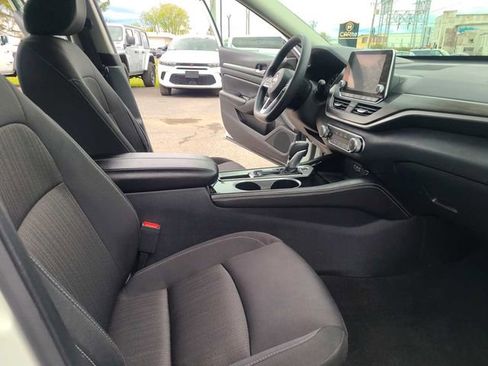 Used 2023 Nissan Altima 2.5 SV FWD image 17