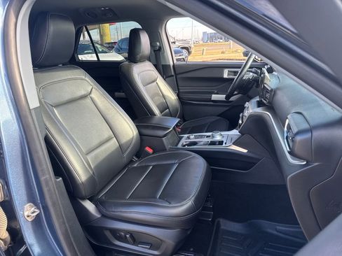 Used 2020 Ford Explorer XLT w/ Equipment Group 202A image 13