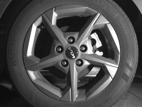 Used 2025 Kia K4 LXS image 14