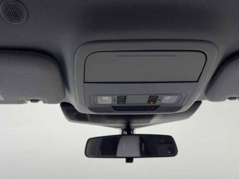 Used 2021 Ford Explorer XLT w/ Equipment Group 202A RWD image 19