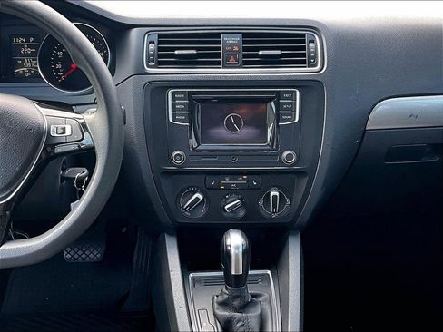 Used 2018 Volkswagen Jetta S w/ Cold Weather Package image 6