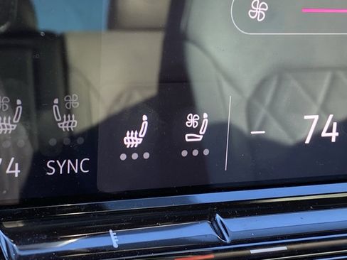 Used 2024 Volkswagen Atlas Cross Sport SEL Premium R-Line image 18