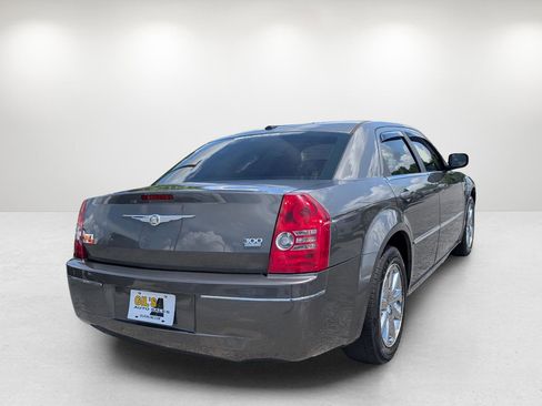Used 2009 Chrysler 300 Touring image 5