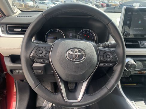 Certified 2021 Toyota RAV4 XLE Premium image 17