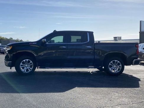 Used 2022 Chevrolet Silverado 1500 LTZ w/ Z71 Off-Road Package image 7