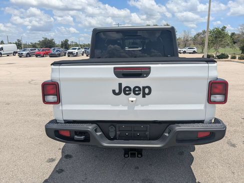 Used 2020 Jeep Gladiator Sport w/ Quick Order Package 23S AWD/4WD image 6